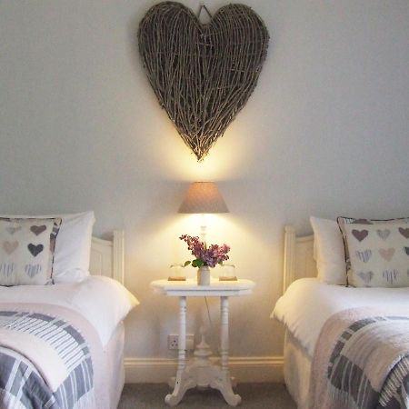 Lobhill Farmhouse Bed And Breakfast And Self Catering Accommodation Okehampton Extérieur photo