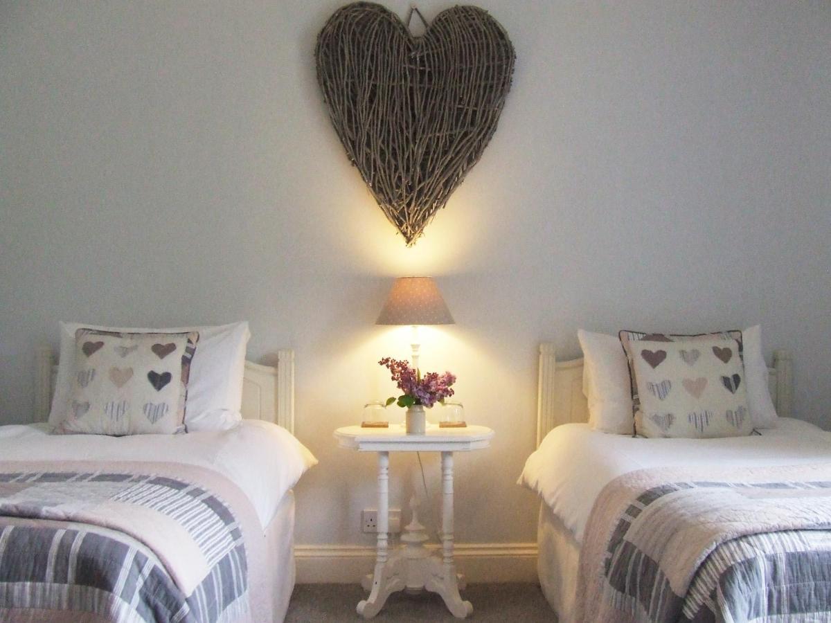 Lobhill Farmhouse Bed And Breakfast And Self Catering Accommodation Okehampton Extérieur photo