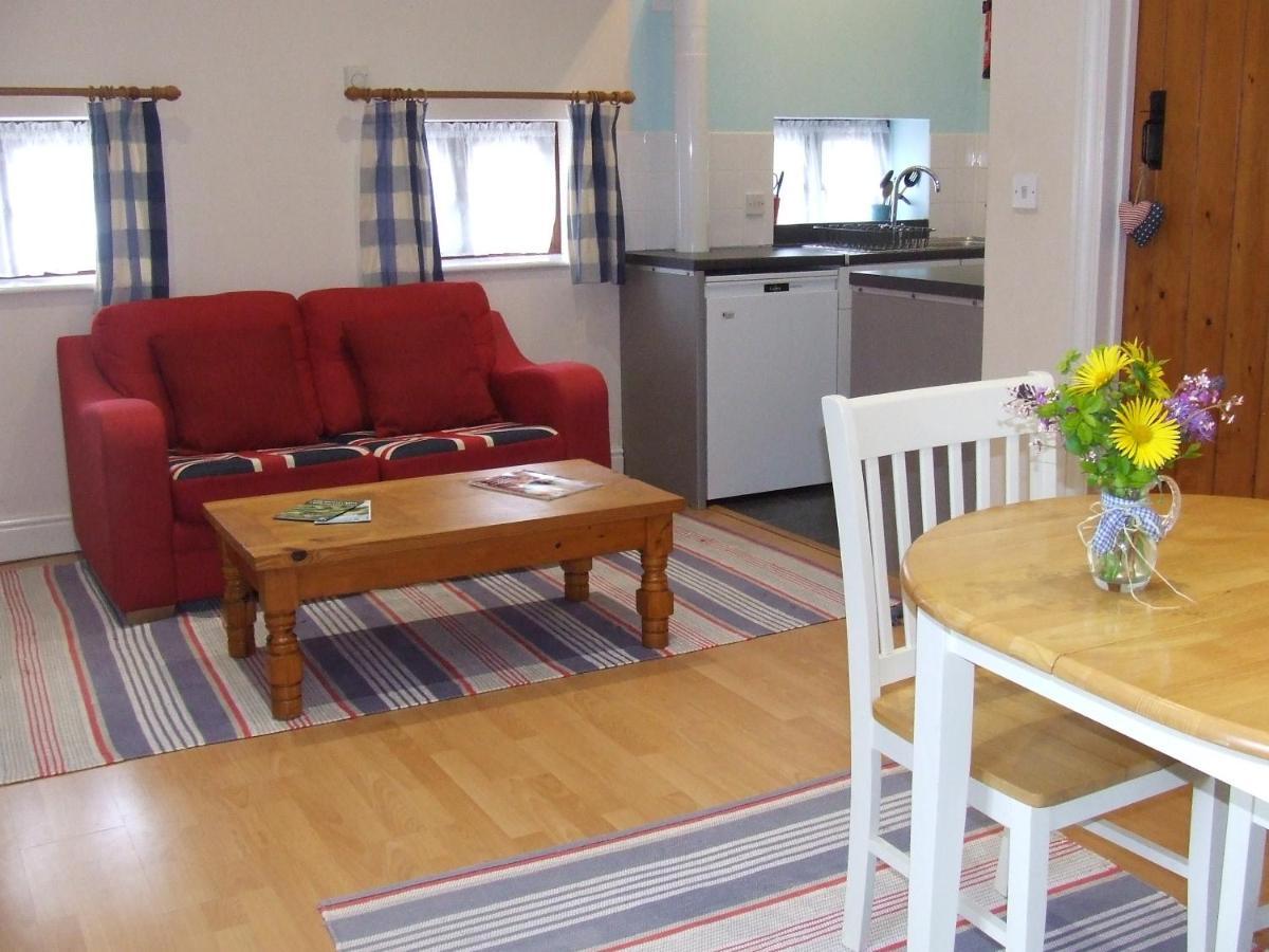 Lobhill Farmhouse Bed And Breakfast And Self Catering Accommodation Okehampton Extérieur photo