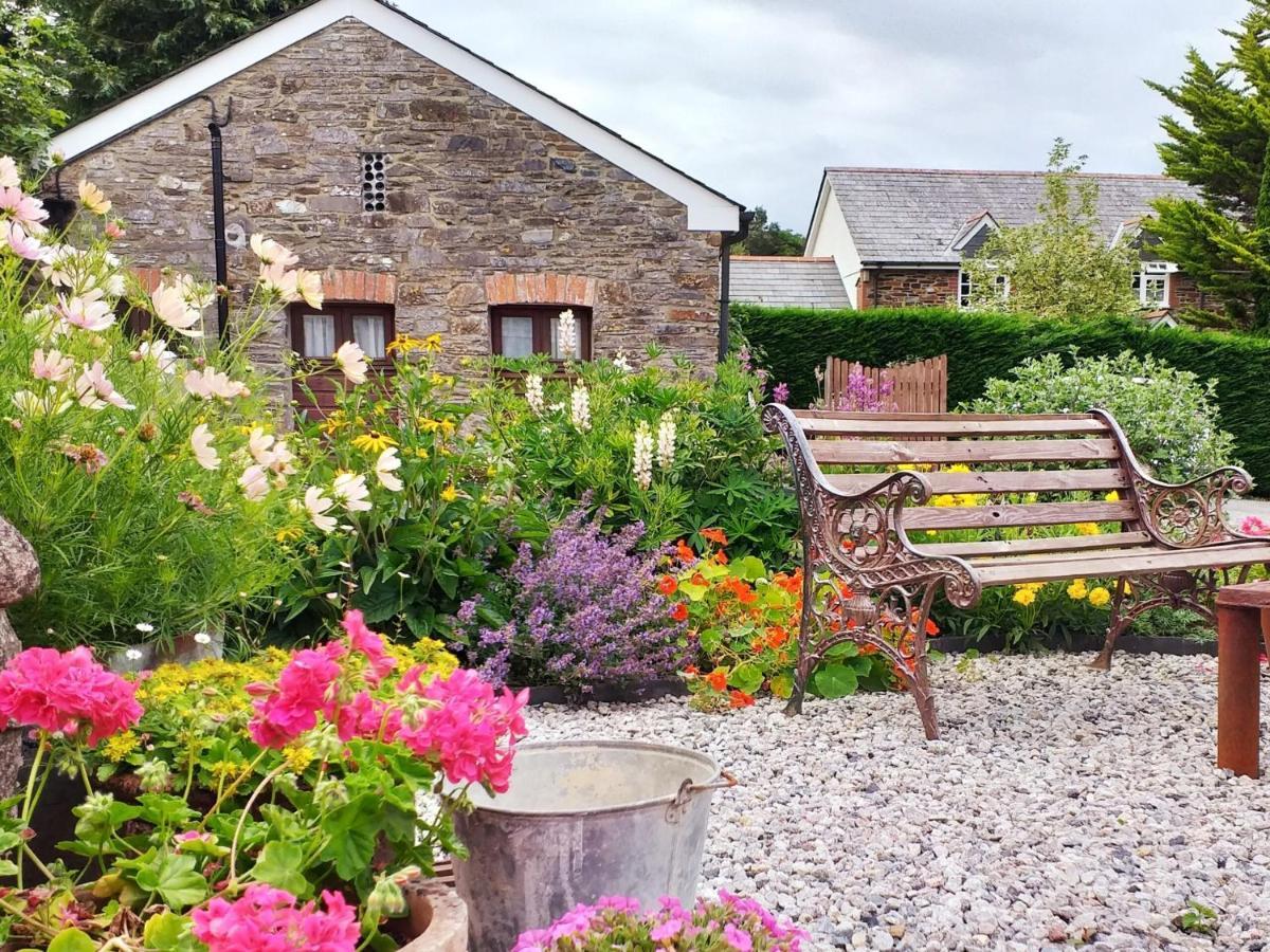 Lobhill Farmhouse Bed And Breakfast And Self Catering Accommodation Okehampton Extérieur photo